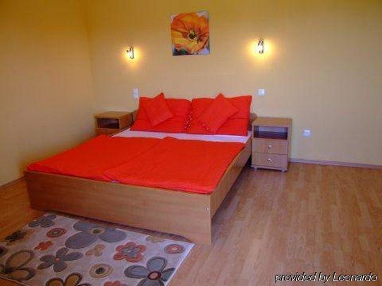 Wellness Park Pension Hotel Gyenesdias Room photo