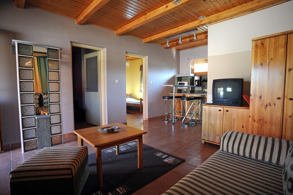 Wellness Park Pension Hotel Gyenesdias Room photo