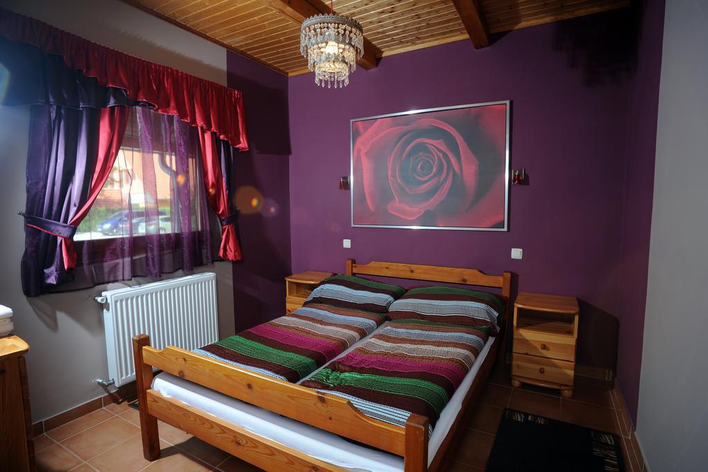 Wellness Park Pension Hotel Gyenesdias Room photo