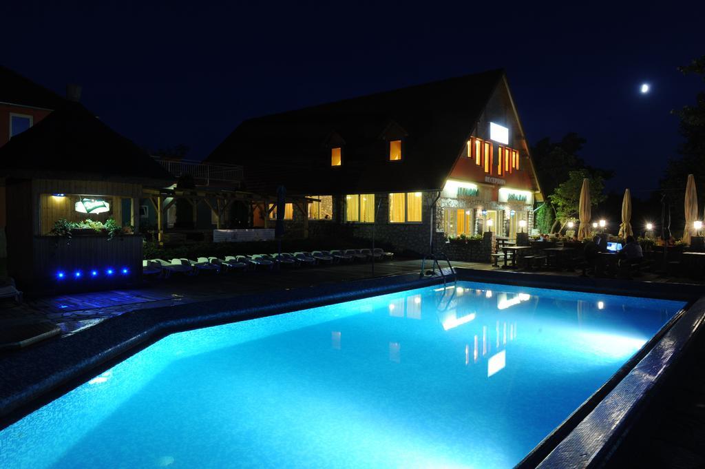 Wellness Park Pension Hotel Gyenesdias Exterior photo