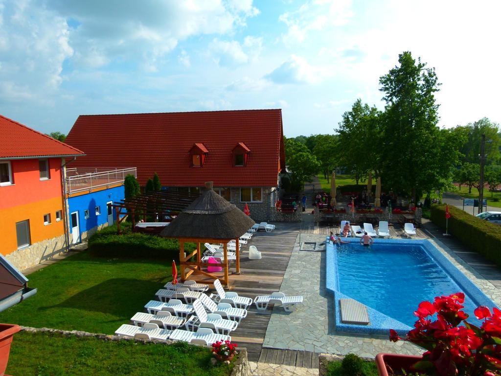 Wellness Park Pension Hotel Gyenesdias Exterior photo